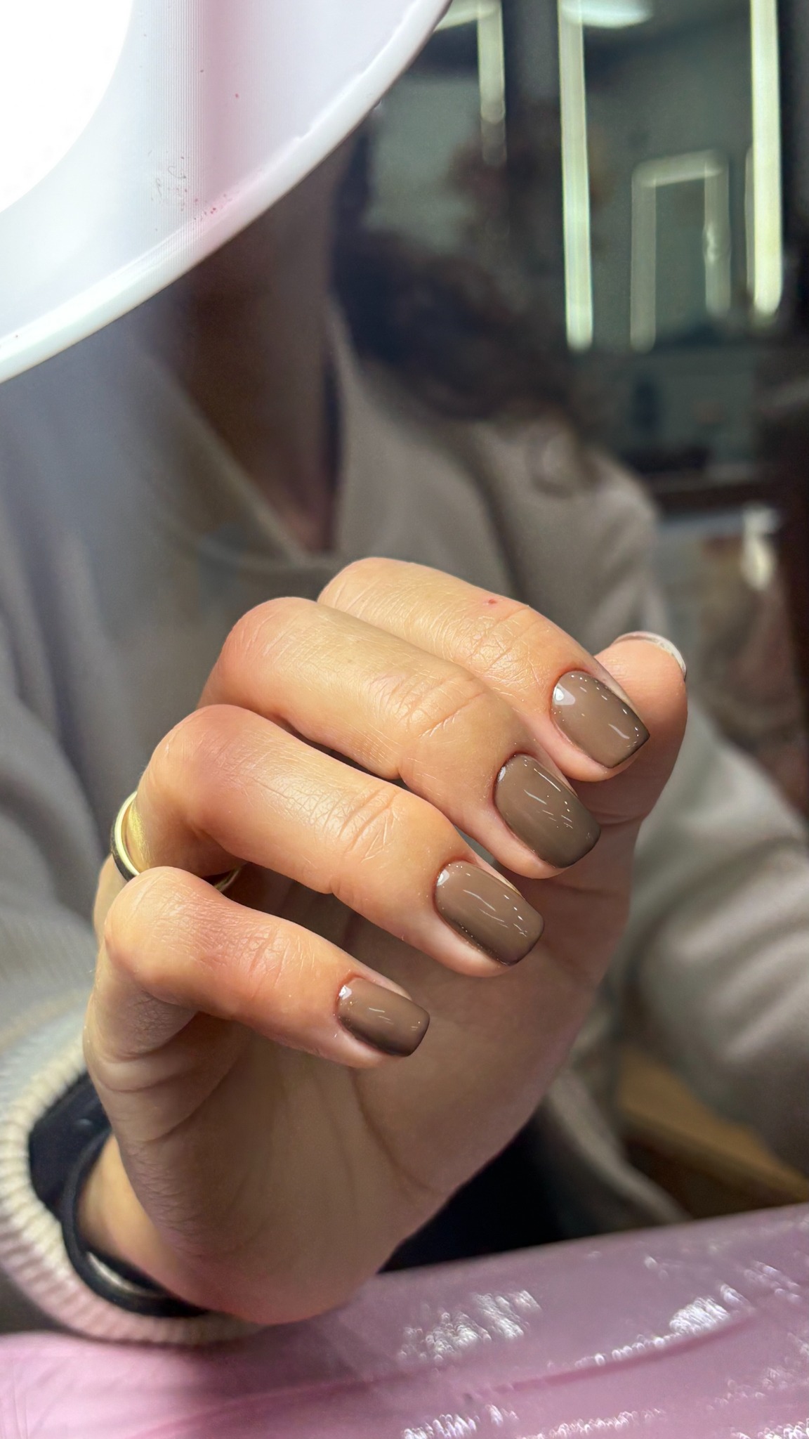 Unhas marrons